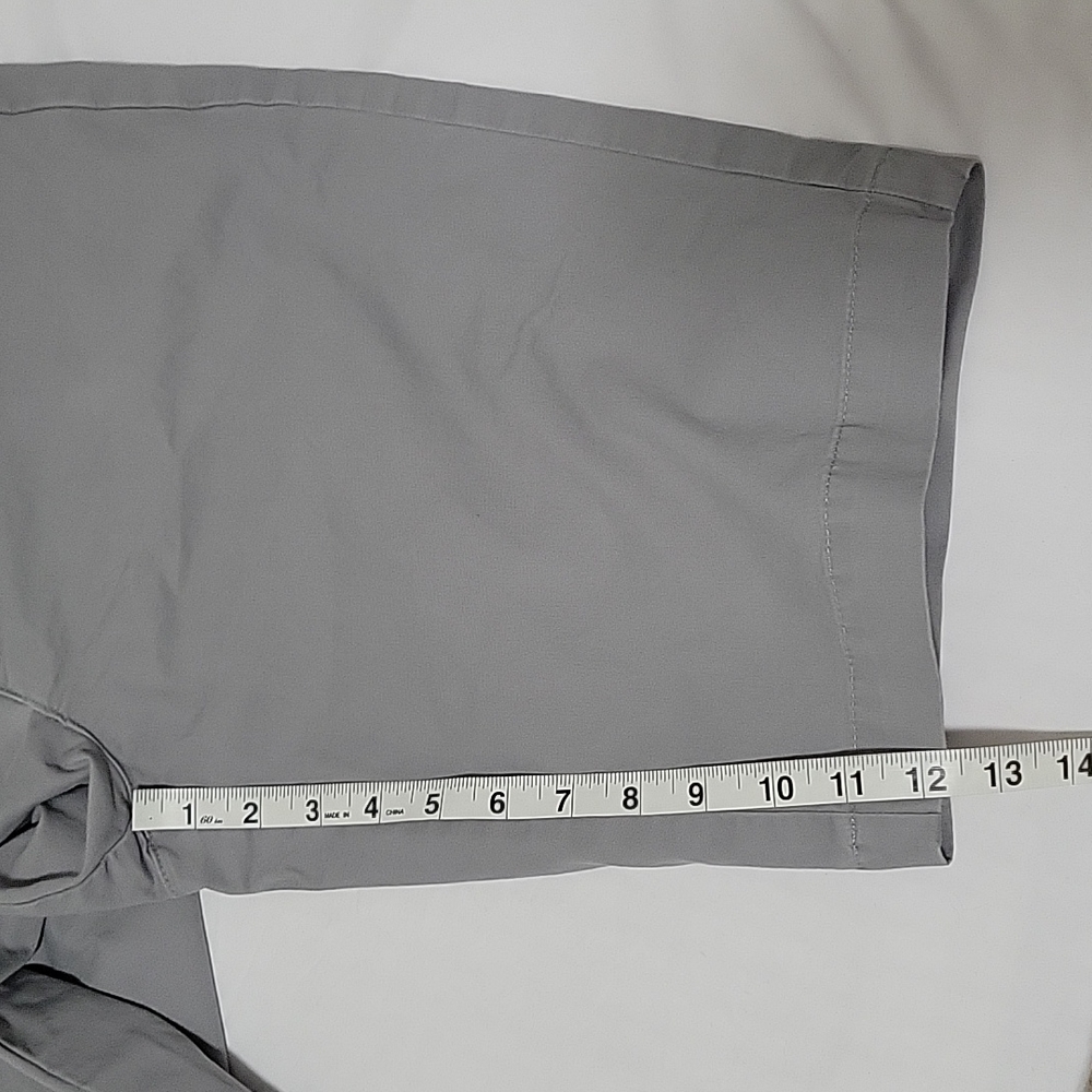 Eddie Bauer Bermuda Style Shorts Women's Size 6 Grey Two Button and Zip Closure - Picture 8 of 10
